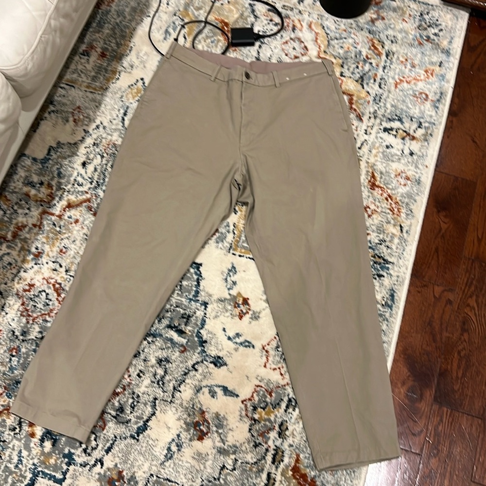 Uniqlo pants never been used
